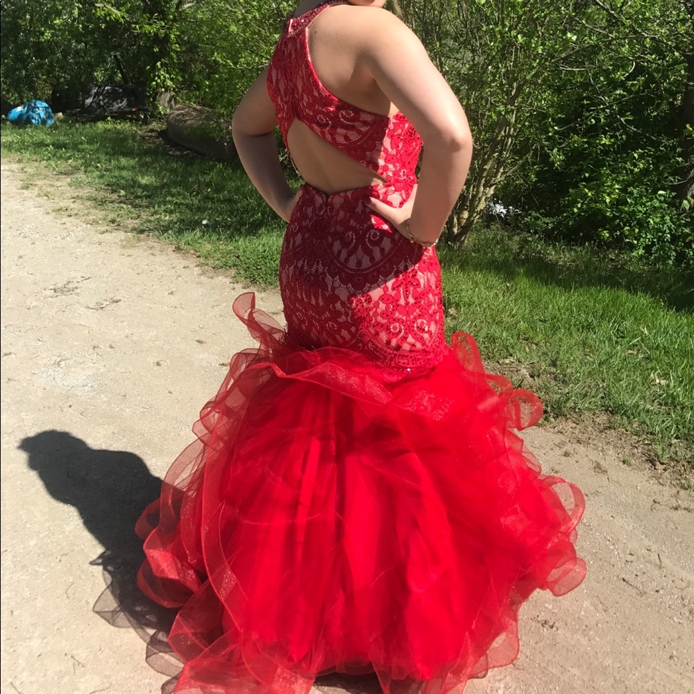 GORGEOUS PROM DRESS - Picture 2 of 4